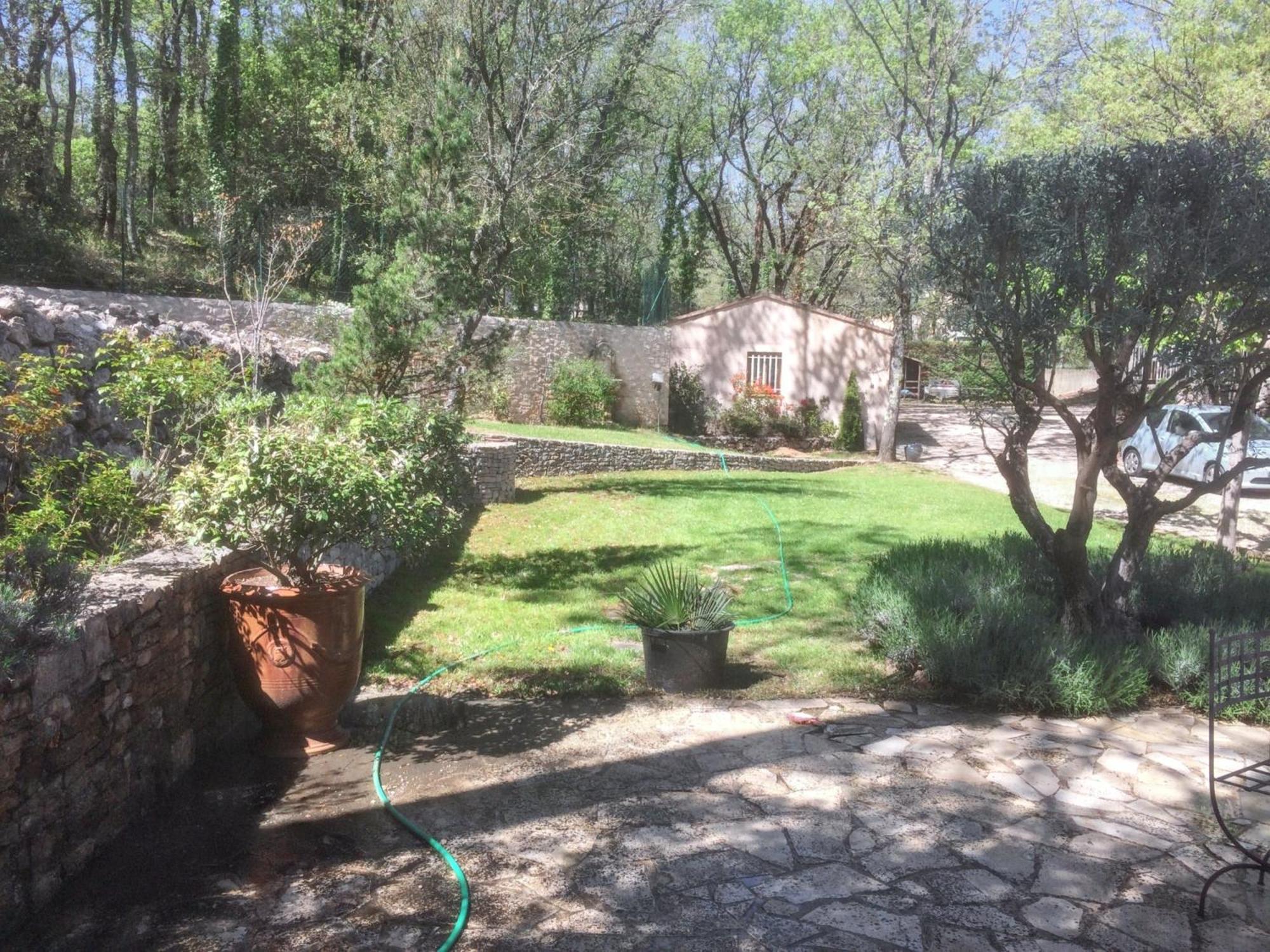 Villa Spacieuse Avec Piscine A Saint Maximin Exterior photo